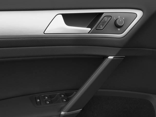 2017 Volkswagen Golf TSI S 4-Door