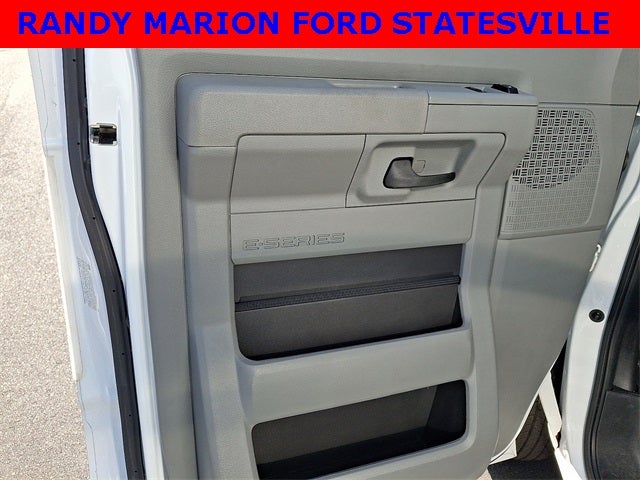 2024 Ford E-450SD 14' BOX TRUCK DRW