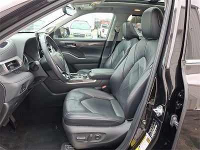 2022 Toyota Highlander Platinum