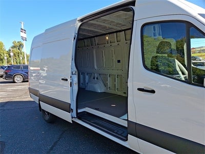 2025 Mercedes-Benz Sprinter 2500 Cargo 170 WB High Roof