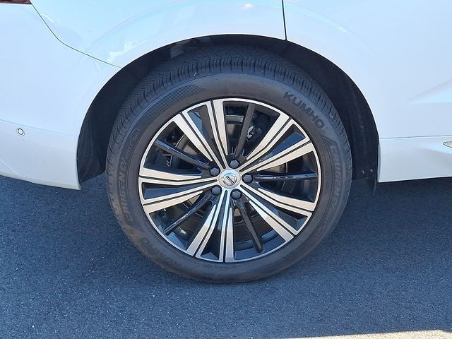 2023 Volvo XC60 B6 Ultimate Bright Theme
