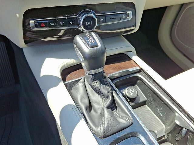 2019 Volvo XC90 T5 Momentum
