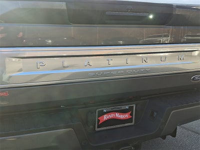 2022 Ford F-450SD Platinum