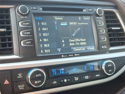 2017 Toyota Highlander SE