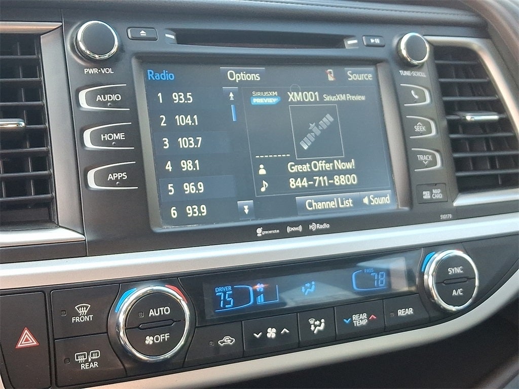 2017 Toyota Highlander SE