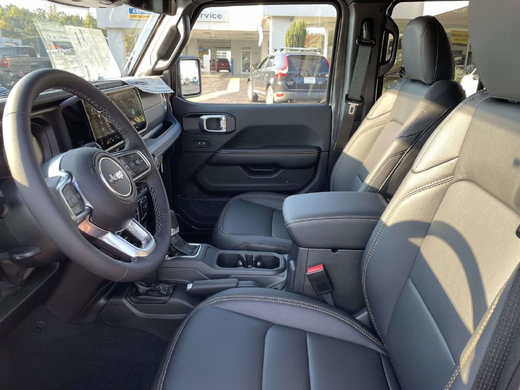 2027 Jeep Wrangler WRANGLER 4-DOOR SAHARA