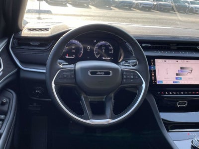 2027 Jeep Grand Cherokee GRAND CHEROKEE LAREDO ALTITUDE 4X2