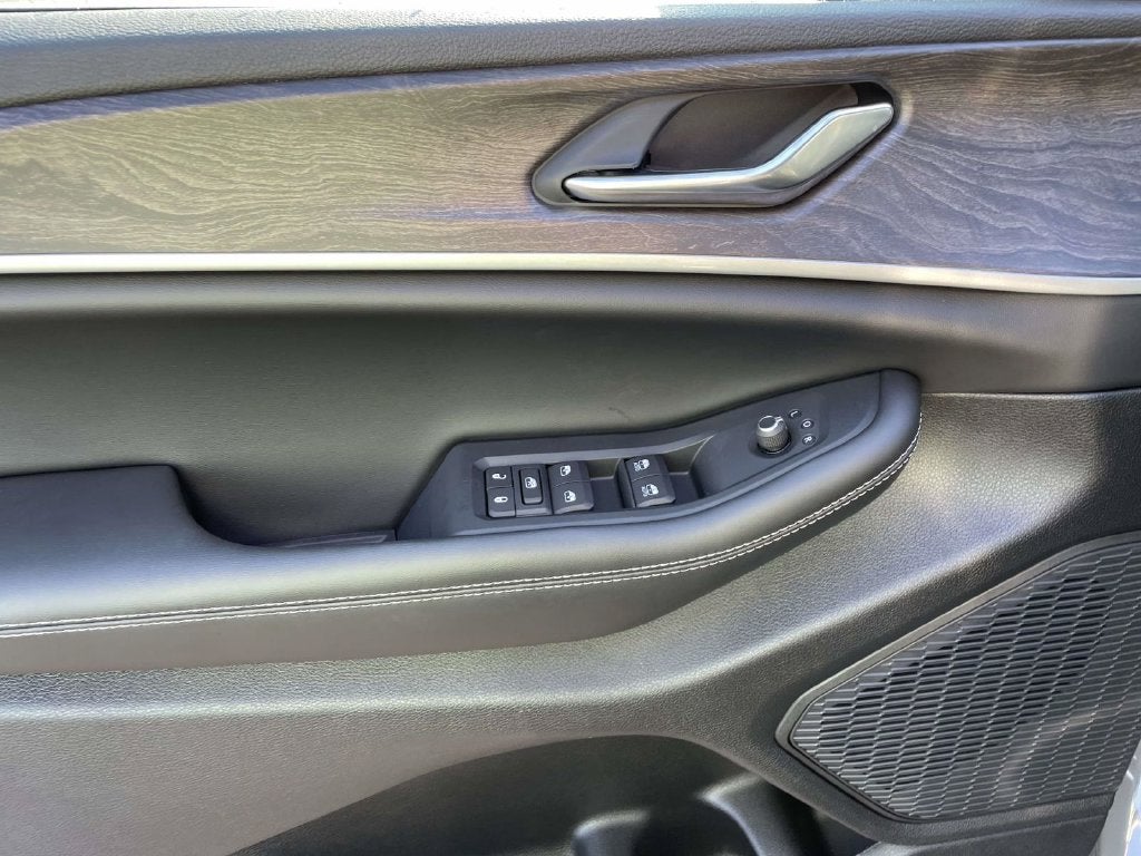 2027 Jeep Grand Cherokee GRAND CHEROKEE LAREDO ALTITUDE 4X2
