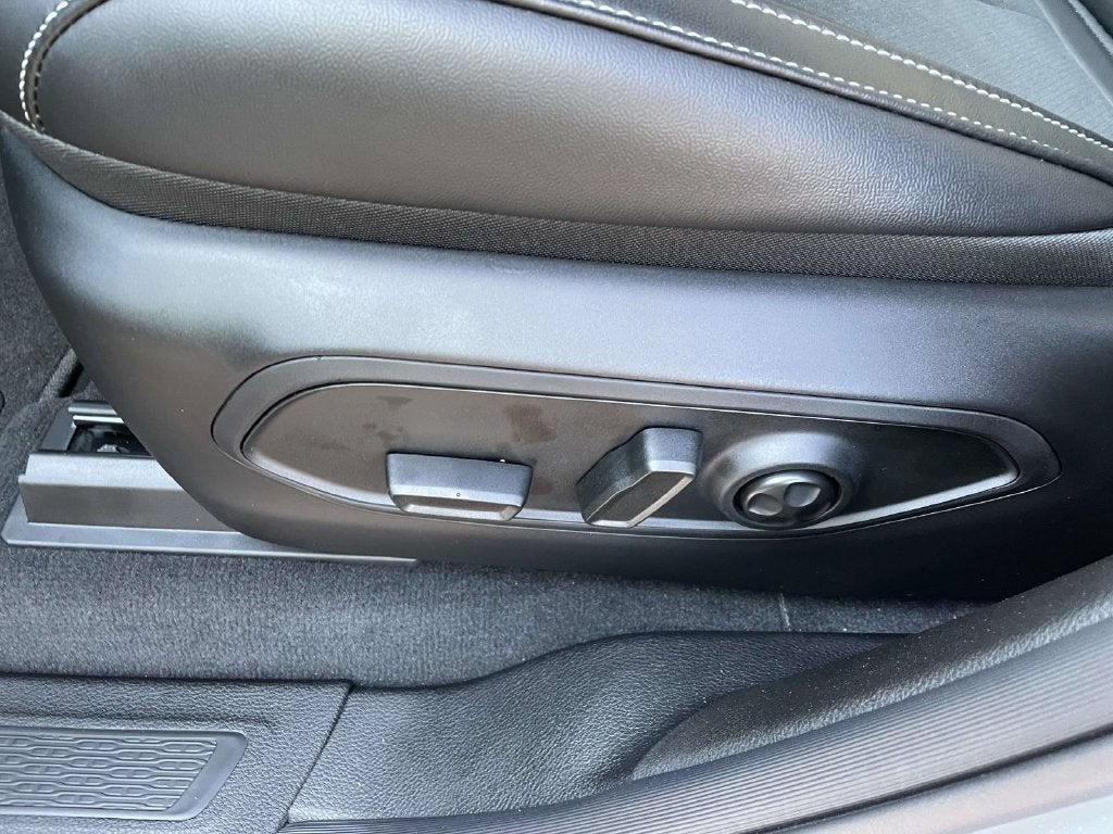 2027 Jeep Grand Cherokee GRAND CHEROKEE LAREDO ALTITUDE 4X2