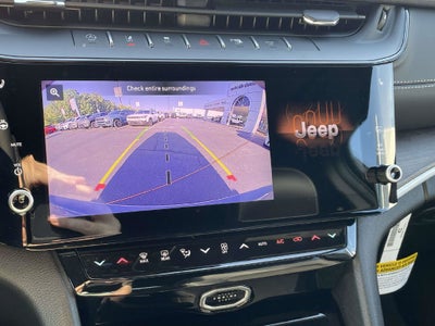 2027 Jeep Grand Cherokee GRAND CHEROKEE LAREDO ALTITUDE 4X2