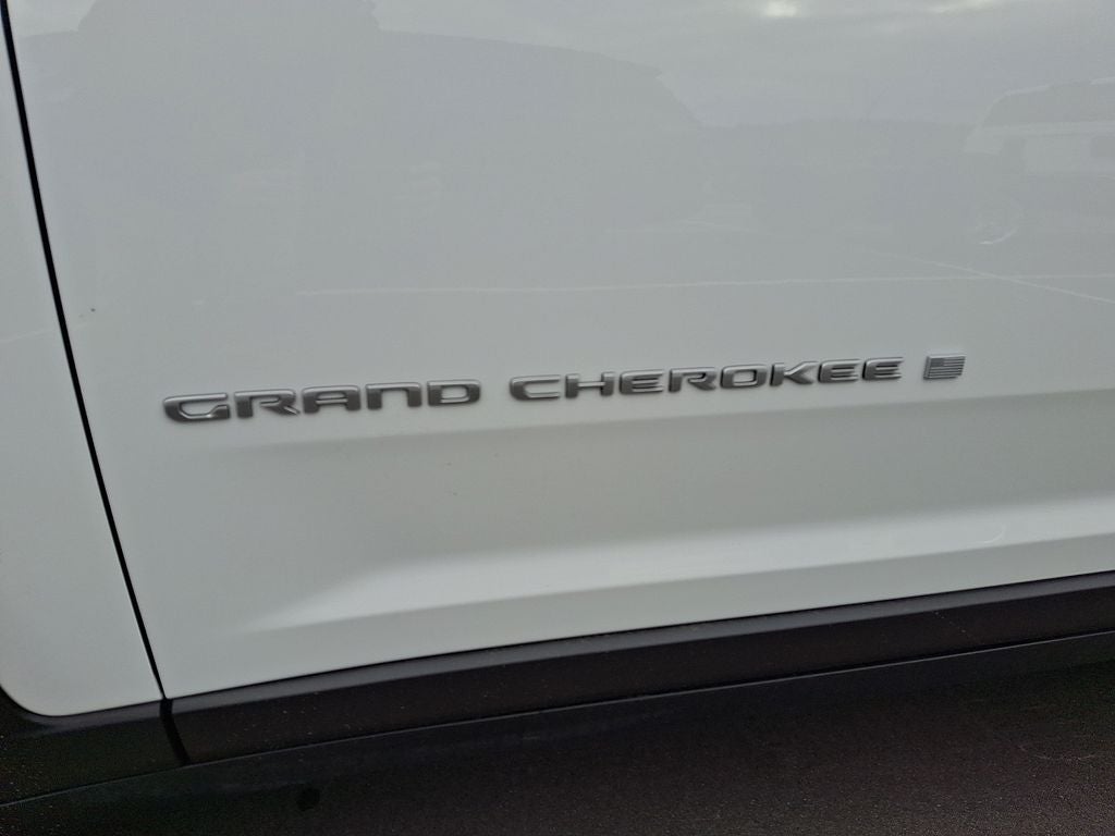 2026 Jeep Grand Cherokee GRAND CHEROKEE LAREDO X 4X4