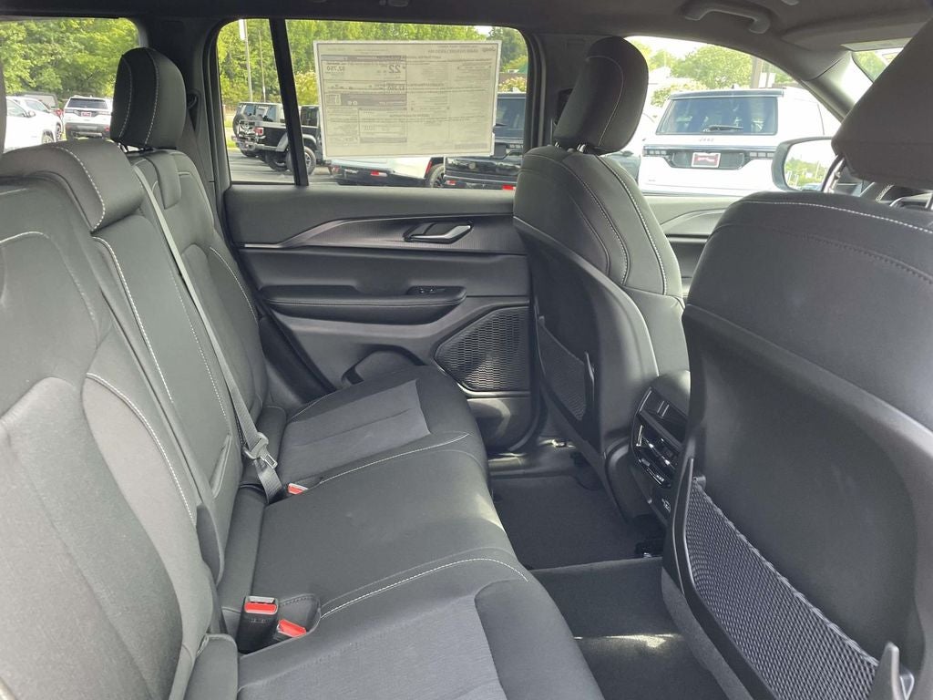 2026 Jeep Grand Cherokee GRAND CHEROKEE LAREDO 4X4