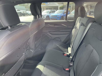 2025 Jeep Grand Cherokee GRAND CHEROKEE LAREDO X 4X4