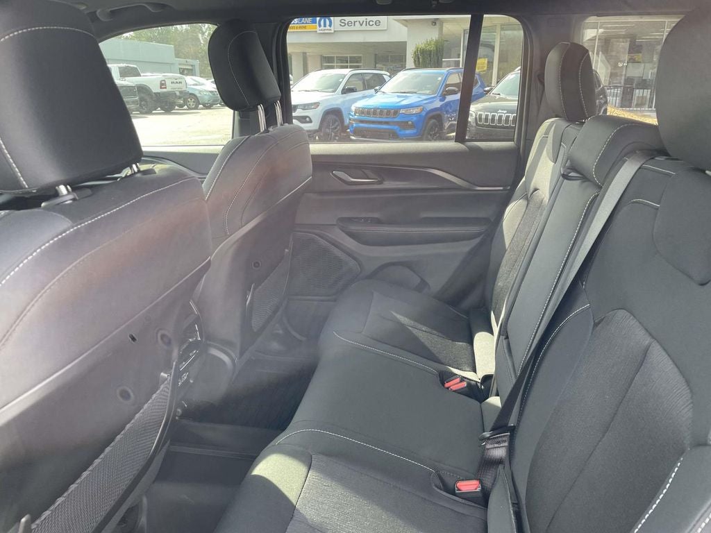 2025 Jeep Grand Cherokee GRAND CHEROKEE LAREDO X 4X4