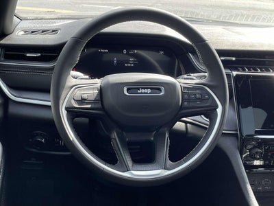 2025 Jeep Grand Cherokee GRAND CHEROKEE LAREDO X 4X4