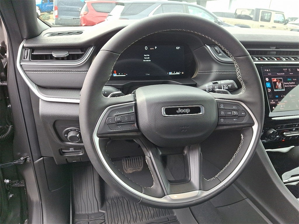 2025 Jeep Grand Cherokee GRAND CHEROKEE LAREDO X 4X4