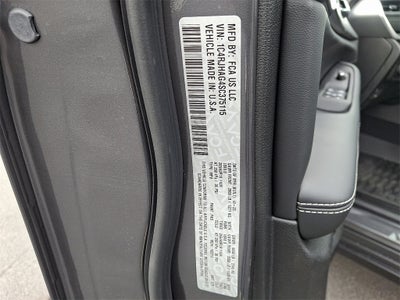 2025 Jeep Grand Cherokee GRAND CHEROKEE LAREDO X 4X4