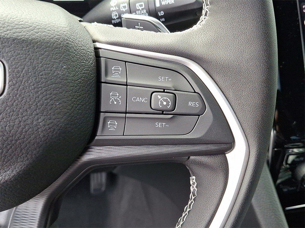 2025 Jeep Grand Cherokee GRAND CHEROKEE LAREDO X 4X4