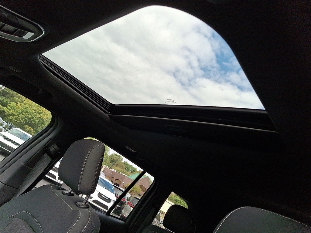 2025 Jeep Grand Cherokee GRAND CHEROKEE LAREDO X 4X4