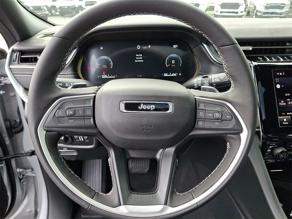 2025 Jeep Grand Cherokee GRAND CHEROKEE LAREDO X 4X4