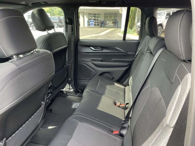 2026 Jeep Grand Cherokee GRAND CHEROKEE LAREDO X 4X4