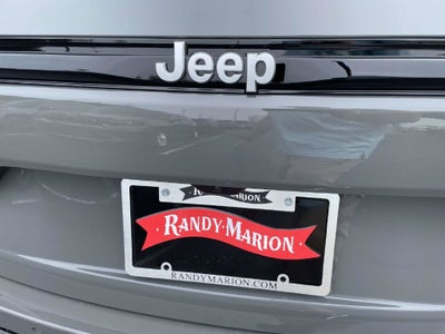 2027 Jeep Grand Cherokee GRAND CHEROKEE LAREDO 4X4