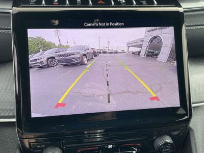 2027 Jeep Grand Cherokee GRAND CHEROKEE LAREDO 4X4