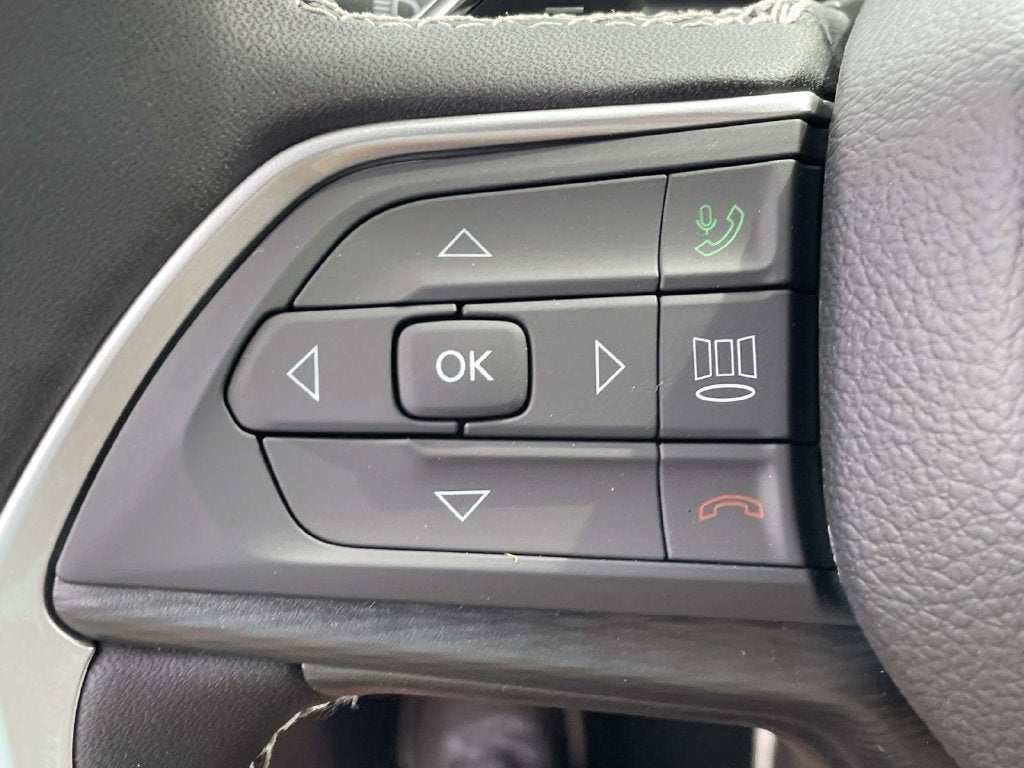 2027 Jeep Grand Cherokee GRAND CHEROKEE LAREDO 4X4