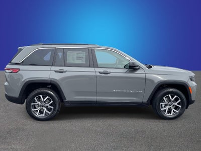 2027 Jeep Grand Cherokee GRAND CHEROKEE LAREDO 4X4