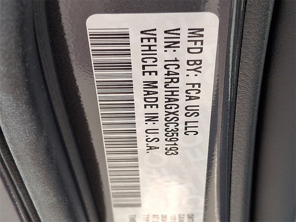 2025 Jeep Grand Cherokee GRAND CHEROKEE LAREDO X 4X4