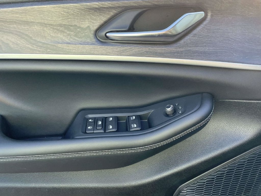 2027 Jeep Grand Cherokee GRAND CHEROKEE LAREDO ALTITUDE 4X4