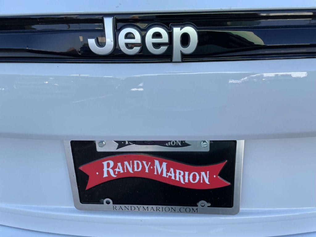 2027 Jeep Grand Cherokee GRAND CHEROKEE LIMITED 4X4