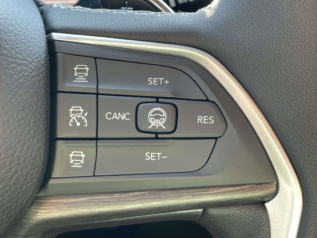 2027 Jeep Grand Cherokee GRAND CHEROKEE LIMITED 4X4