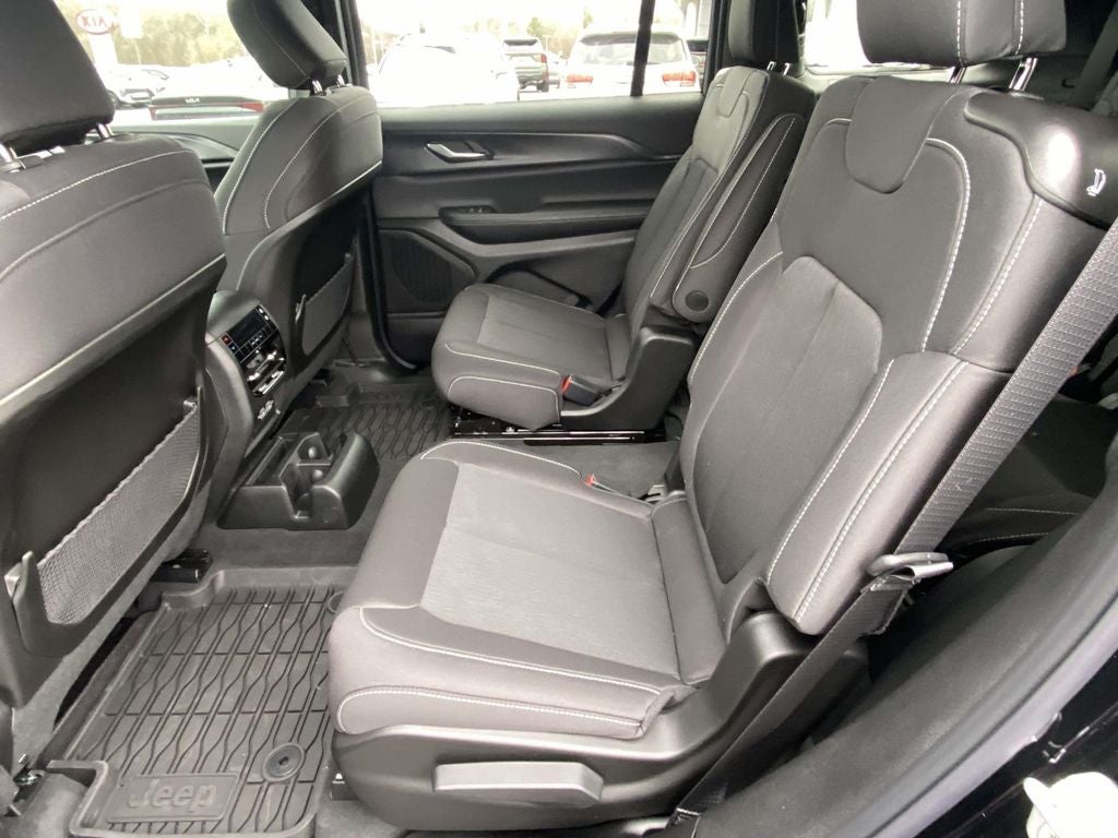 2025 Jeep Grand Cherokee L GRAND CHEROKEE L LAREDO X 4X4