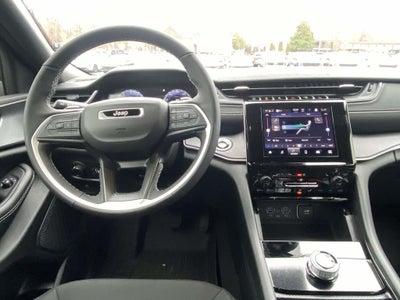 2025 Jeep Grand Cherokee L GRAND CHEROKEE L LAREDO X 4X4