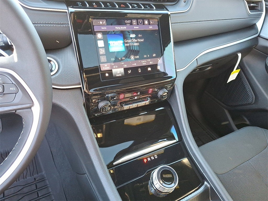 2025 Jeep Grand Cherokee L GRAND CHEROKEE L LAREDO X 4X4