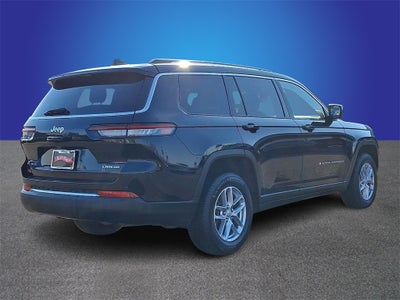 2022 Jeep Grand Cherokee L Laredo 4x4