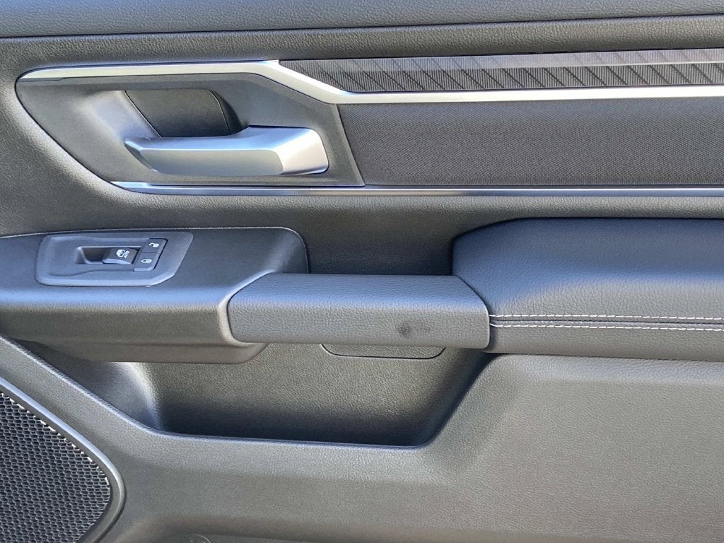 2027 RAM 1500 RAM 1500 BIG HORN CREW CAB 4X2 5'7' BOX