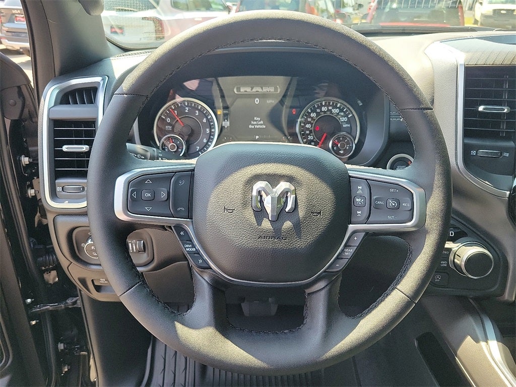 2025 RAM 1500 RAM 1500 BIG HORN CREW CAB 4X4 5'7' BOX