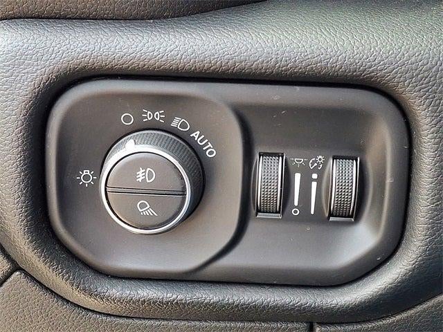 2019 RAM 1500 Big Horn/Lone Star Crew Cab 4x4 5'7' Box