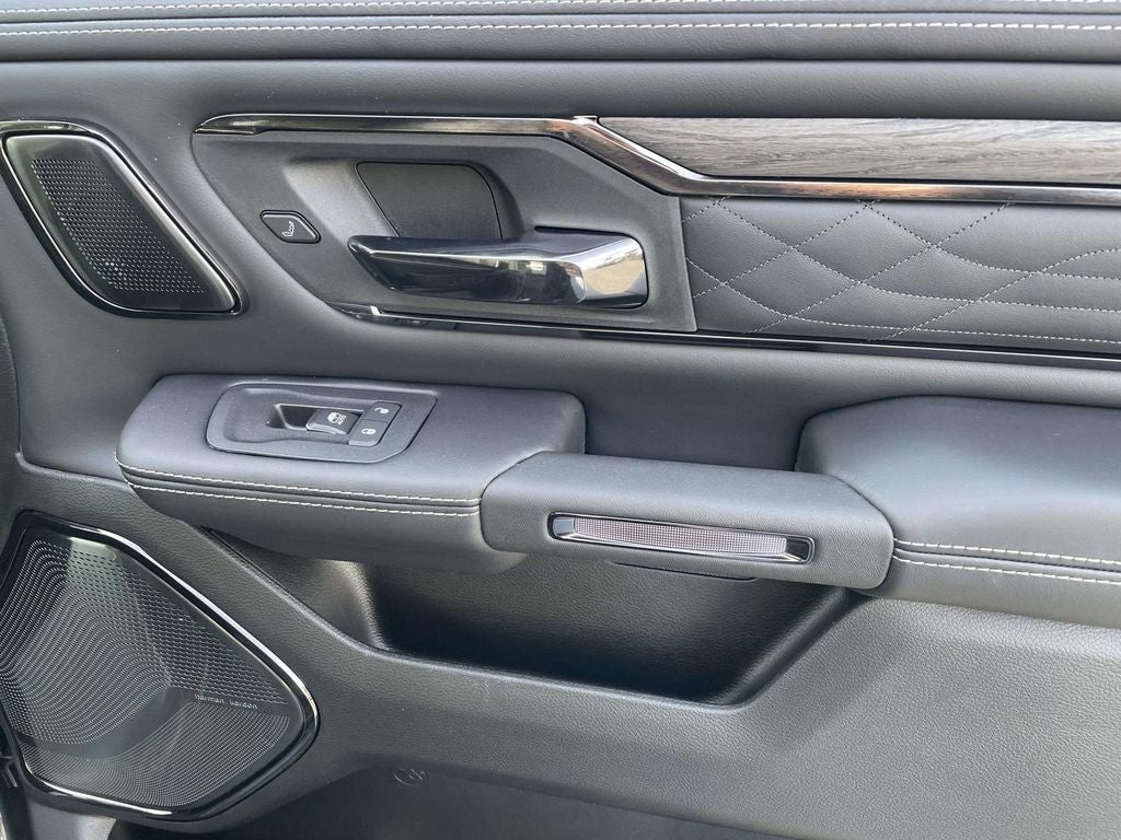 2026 RAM 1500 RAM 1500 LIMITED CREW CAB 4X4 5'7' BOX