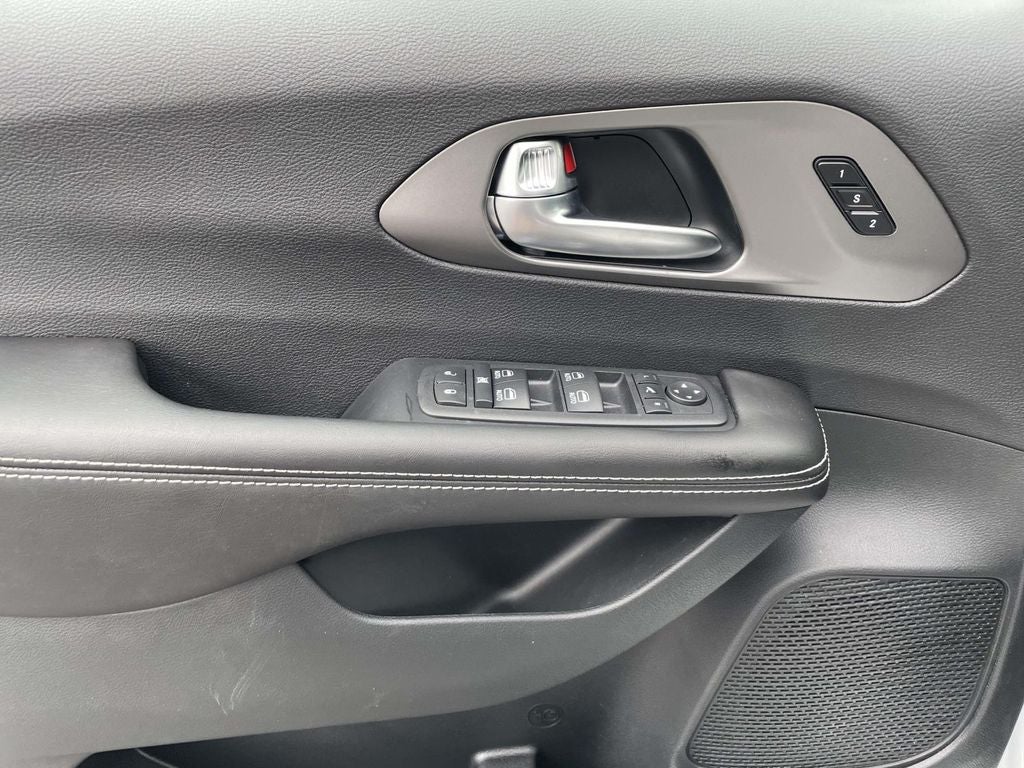 2027 Chrysler Pacifica PACIFICA LIMITED