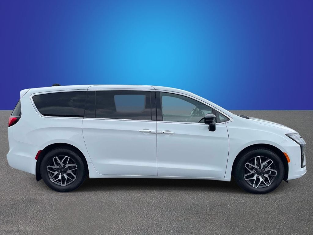 2027 Chrysler Pacifica PACIFICA LIMITED