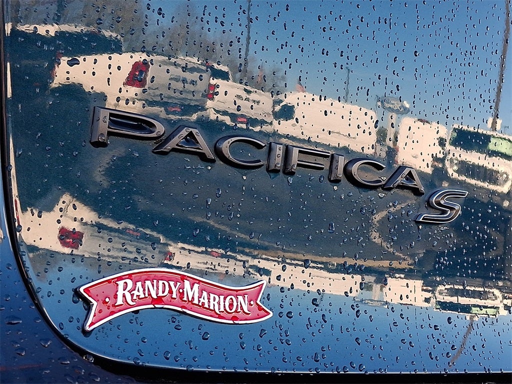 2023 Chrysler Pacifica Limited AWD