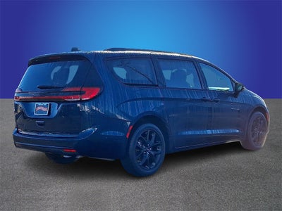 2023 Chrysler Pacifica Limited AWD