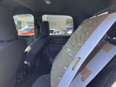 2027 RAM 2500 RAM 2500 TRADESMAN CREW CAB 4X4 6'4' BOX