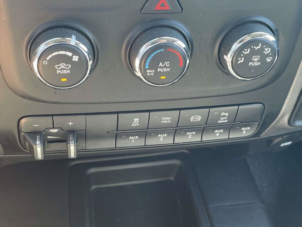 2018 RAM 2500 Tradesman Crew Cab 4x4 6'4' Box