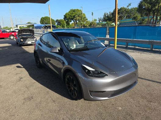 2024 Tesla Model Y Long Range