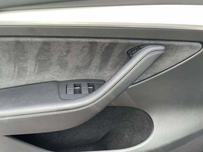 2024 Tesla Model Y Long Range Single Motor Rear-Wheel Drive