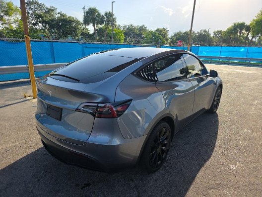 2024 Tesla Model Y Long Range